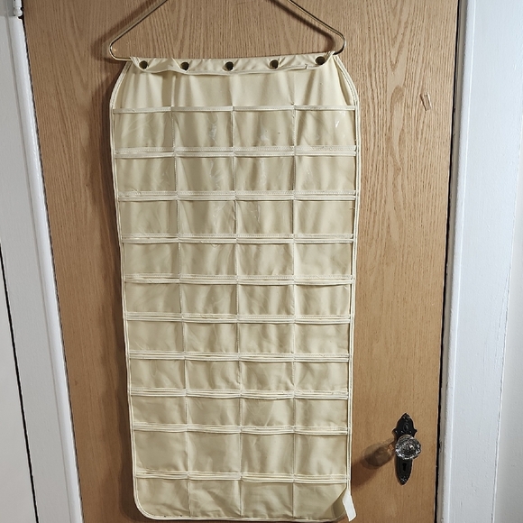 Elegant Cream Jewelry Organizer - Picture 1 of 5